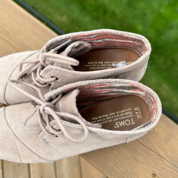 TOMS size 7.5 Desert Wedge Suede Ankle Bootie - Beige Taupe - Picture 7 of 12